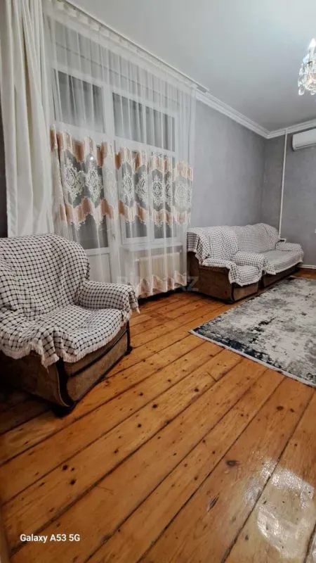Kirayə verilir 2 otaqlı mənzil 70 m²