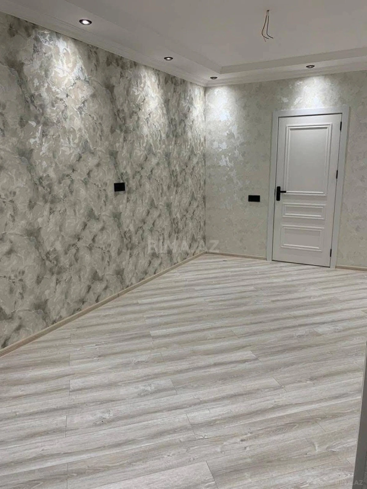Satılır 2 otaqlı mənzil 54 m²
