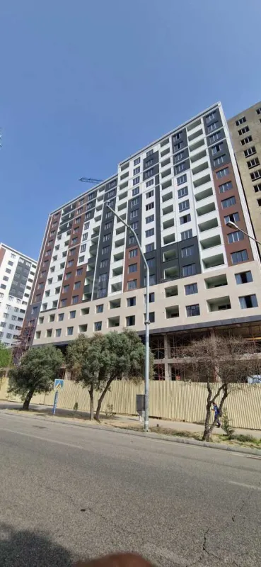 Satılır 3 otaqlı mənzil 146 m²