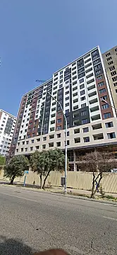 Satılır 3 otaqlı mənzil 146 m²