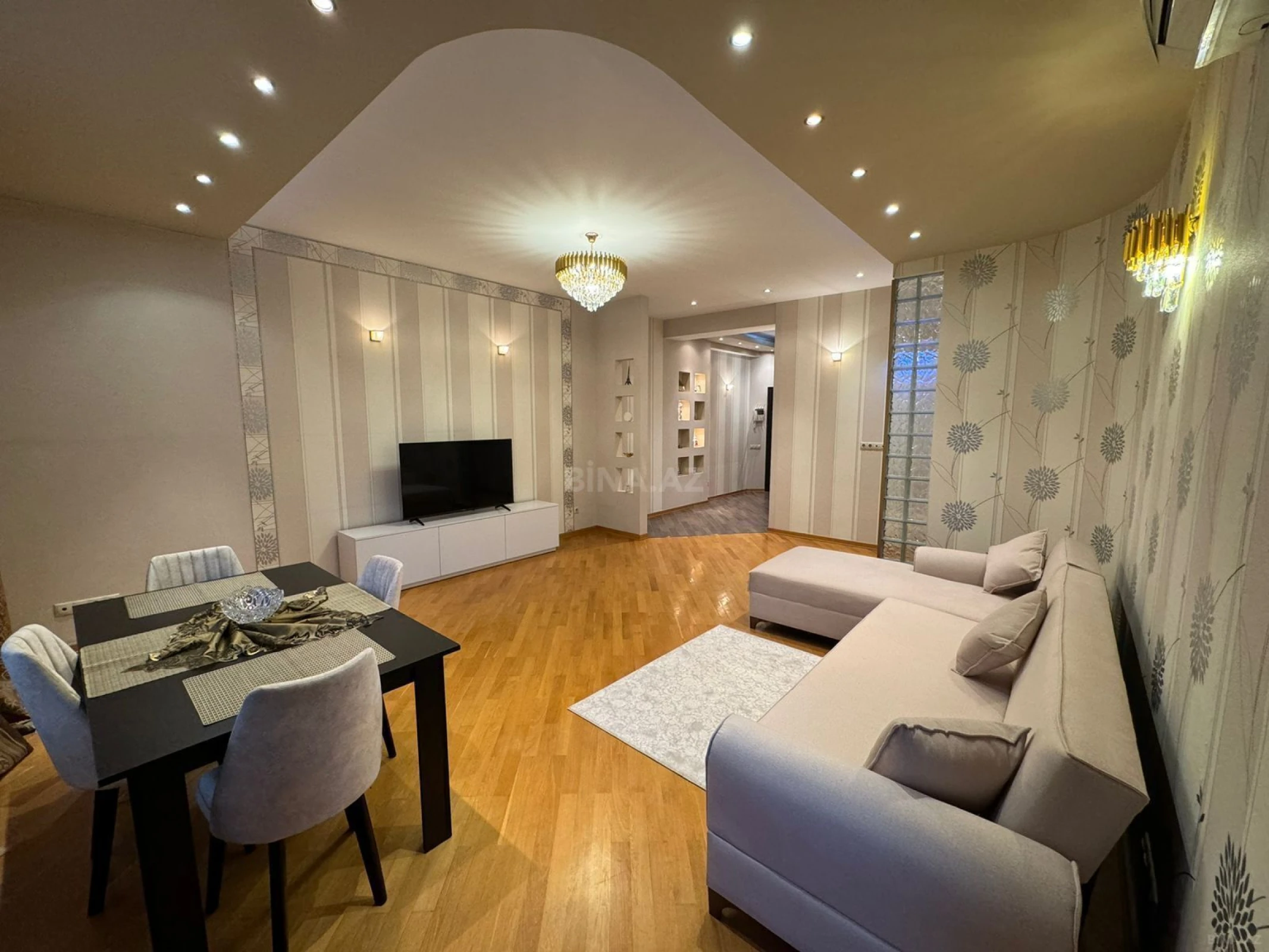 Satılır 3 otaqlı mənzil 112 m²