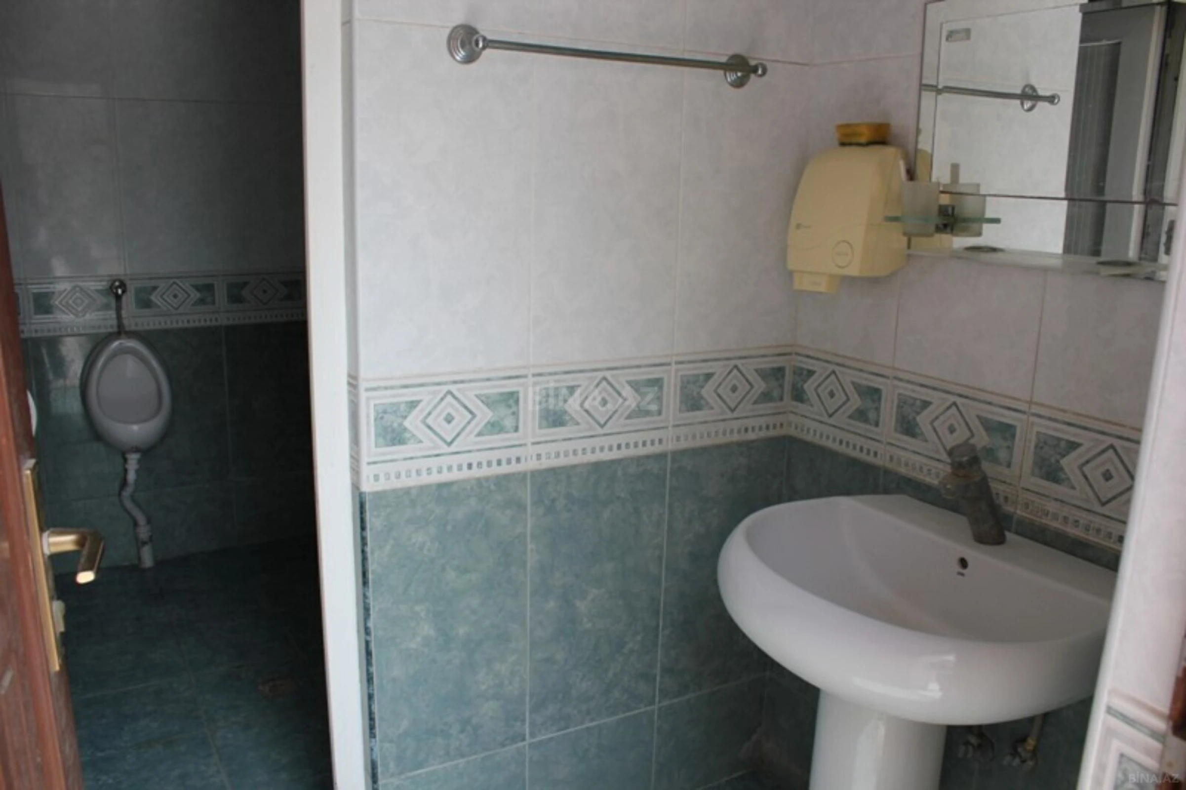 Kirayə verilir 1 otaqlı ofis 15 m²