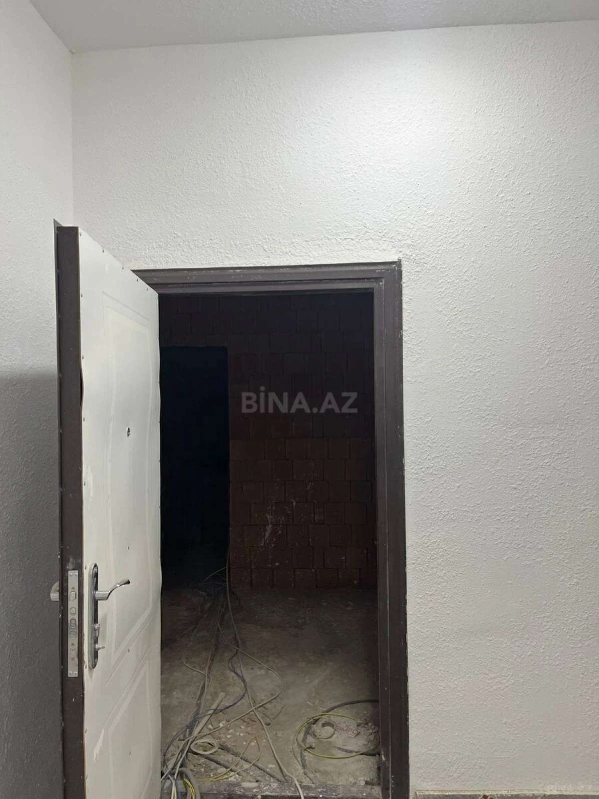 Satılır 2 otaqlı mənzil 91 m²