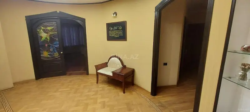 Kirayə verilir 4 otaqlı mənzil 195 m²