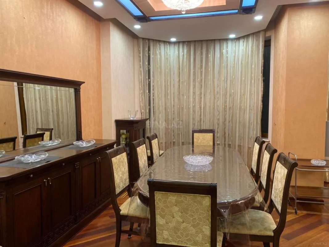 Kirayə verilir 4 otaqlı mənzil 195 m²