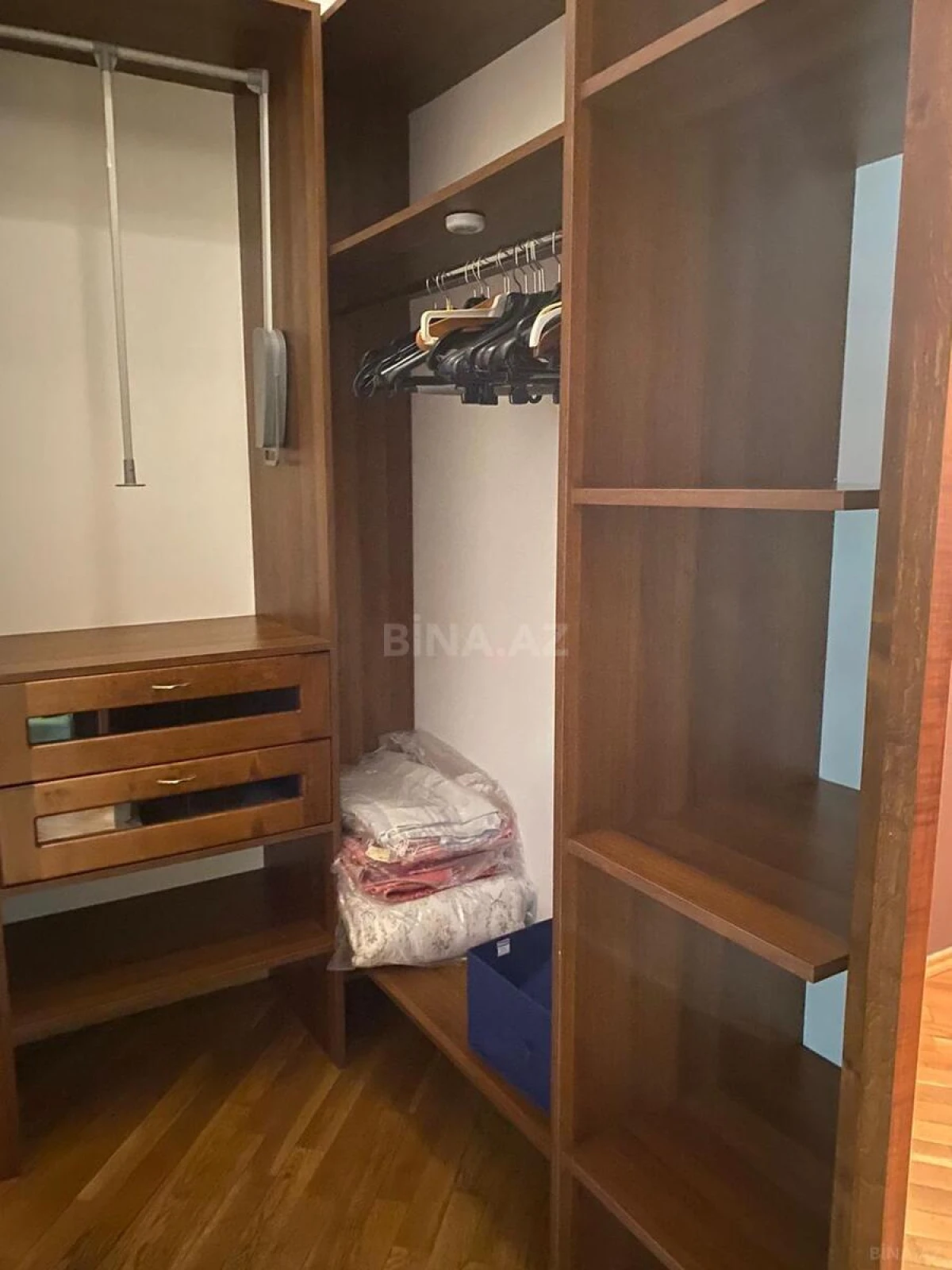 Kirayə verilir 4 otaqlı mənzil 195 m²