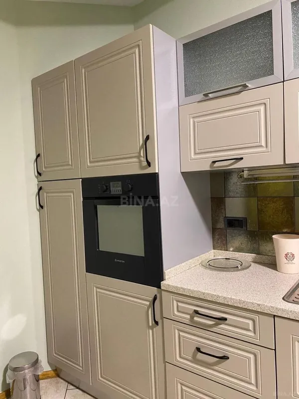 Kirayə verilir 4 otaqlı mənzil 195 m²