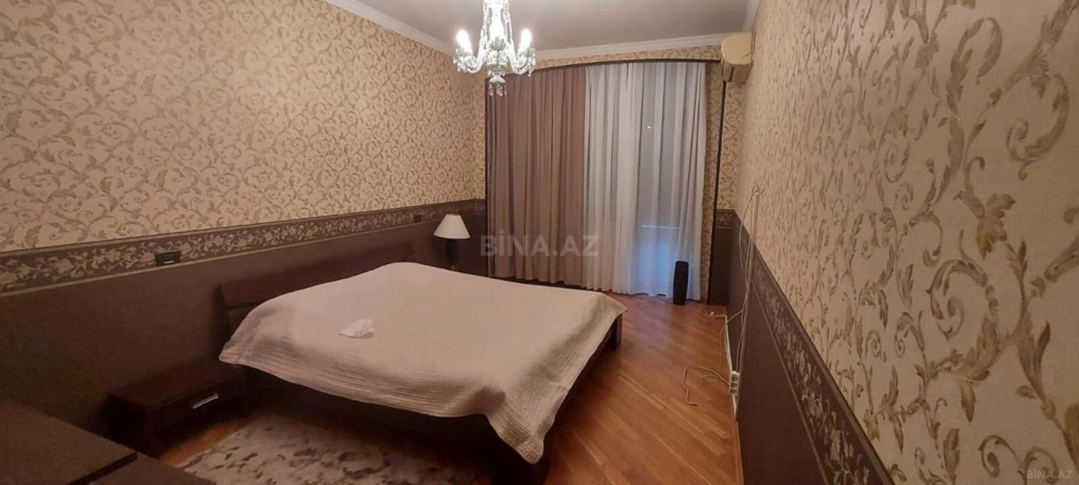Kirayə verilir 4 otaqlı mənzil 195 m²