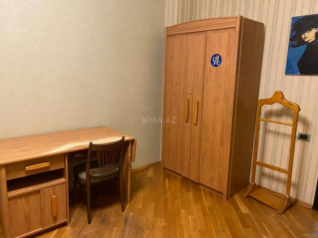 Kirayə verilir 4 otaqlı mənzil 195 m²