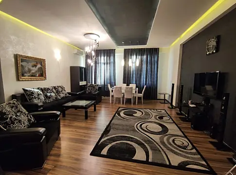 Kirayə verilir 3 otaqlı mənzil 140 m² — Bakı, Nizami 3 otaq 140.00 m²