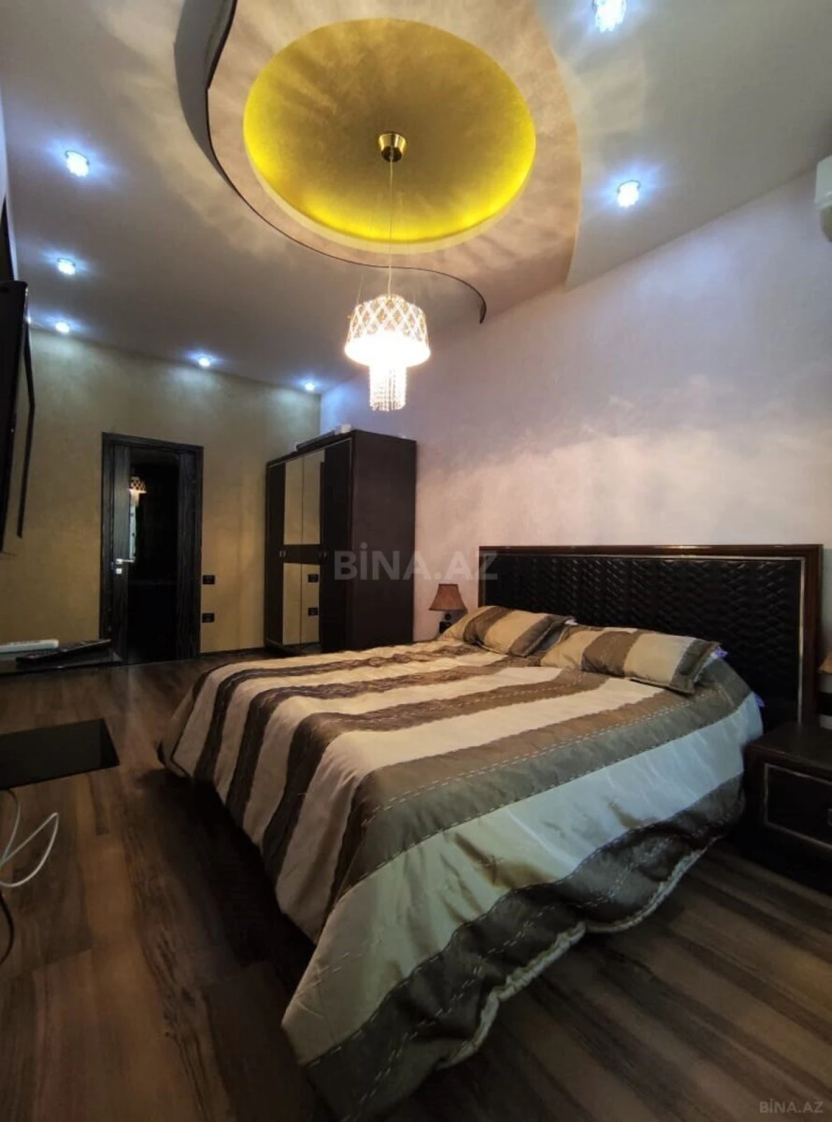 Kirayə verilir 3 otaqlı mənzil 140 m²