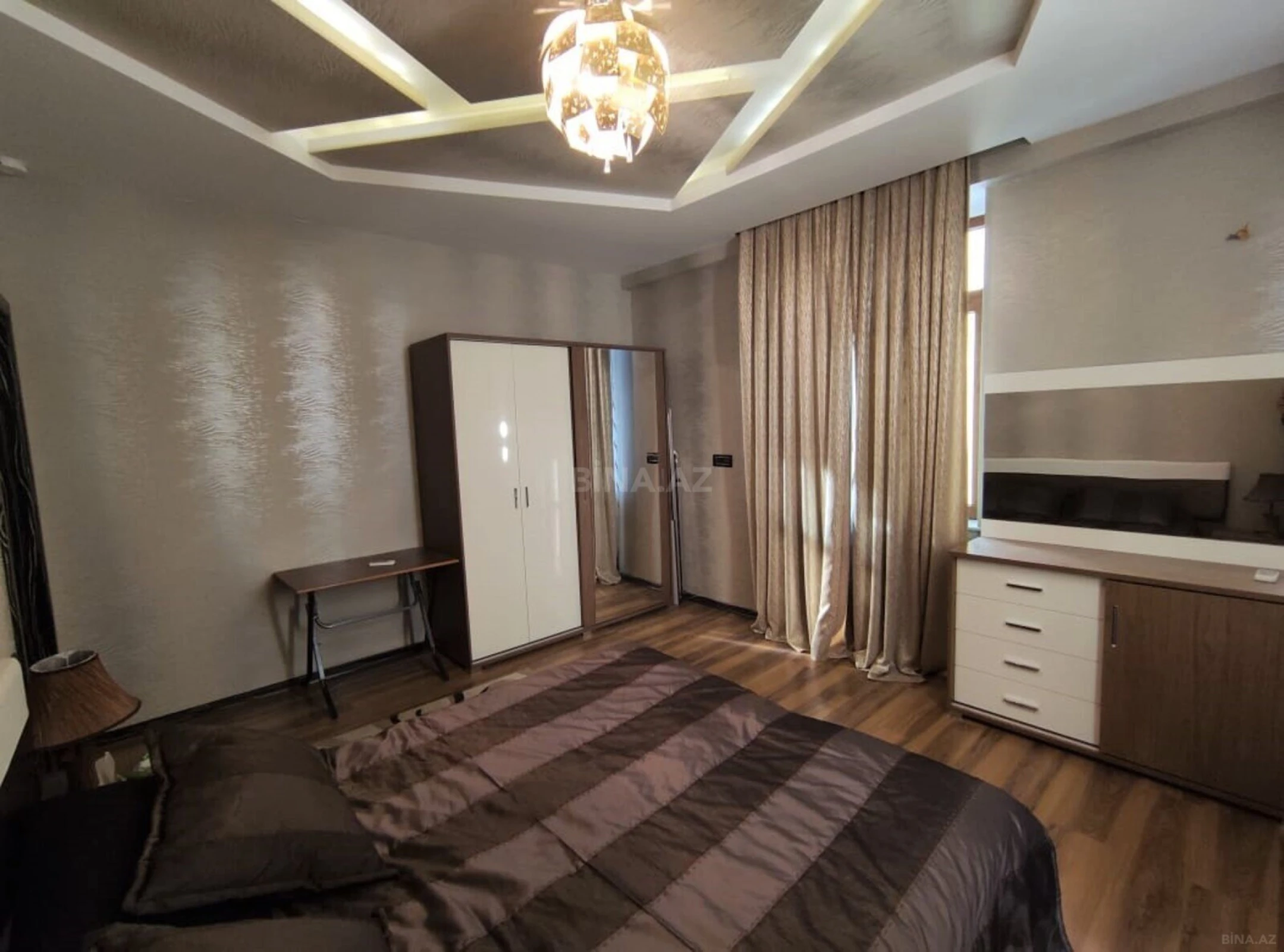Kirayə verilir 3 otaqlı mənzil 140 m²