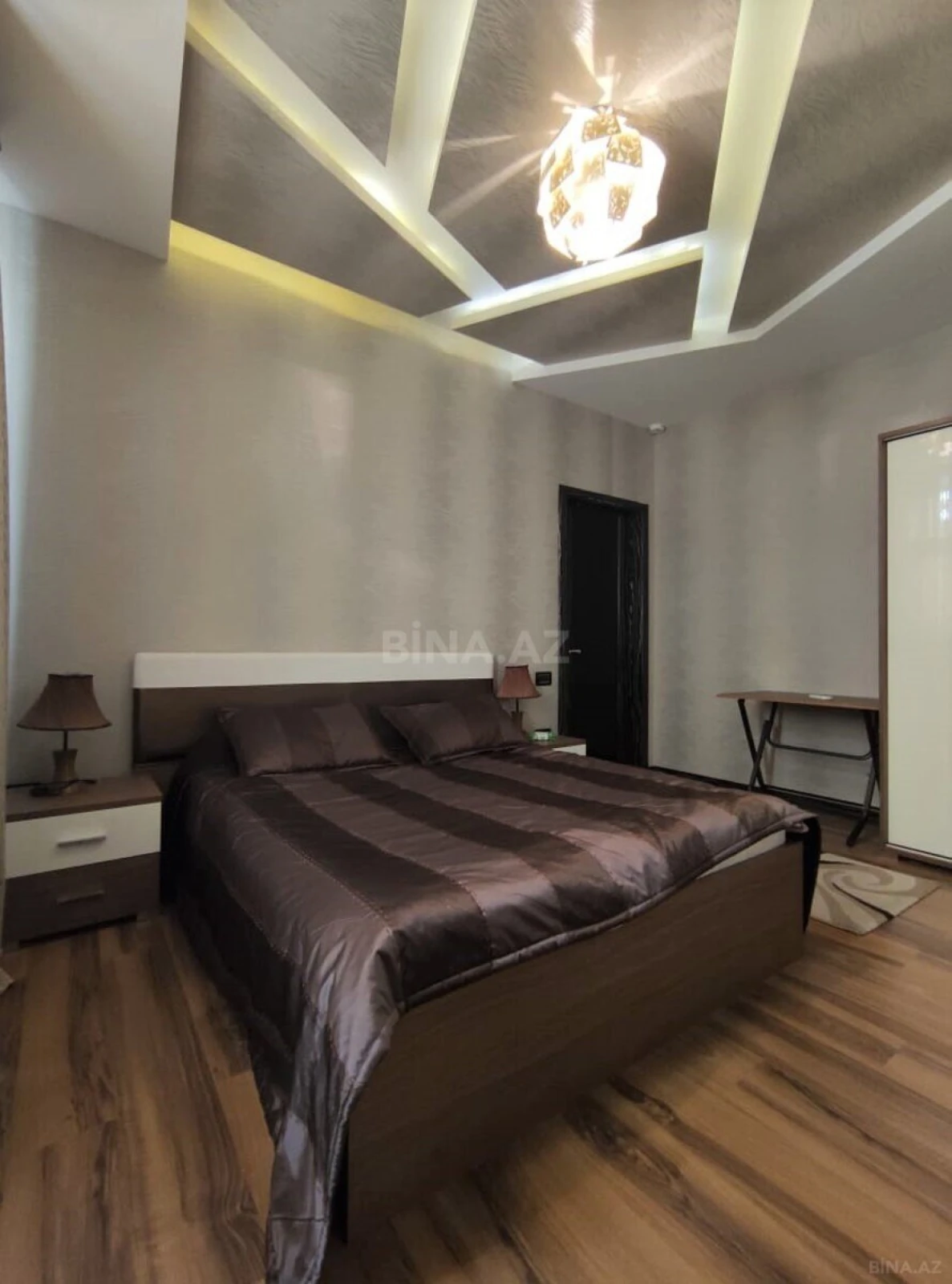 Kirayə verilir 3 otaqlı mənzil 140 m²
