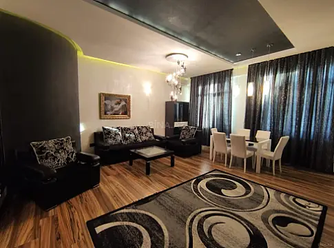 Kirayə verilir 3 otaqlı mənzil 140 m²
