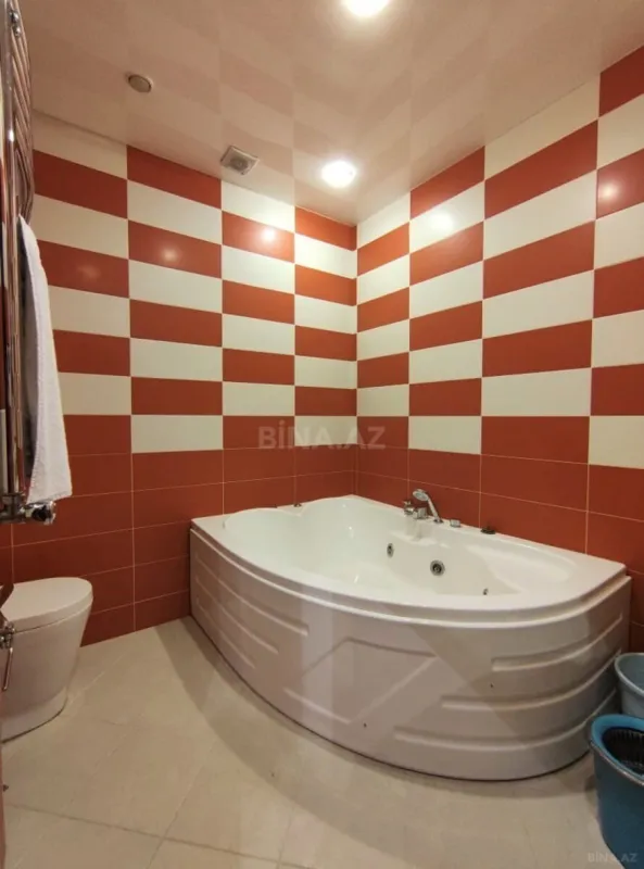 Kirayə verilir 3 otaqlı mənzil 140 m²