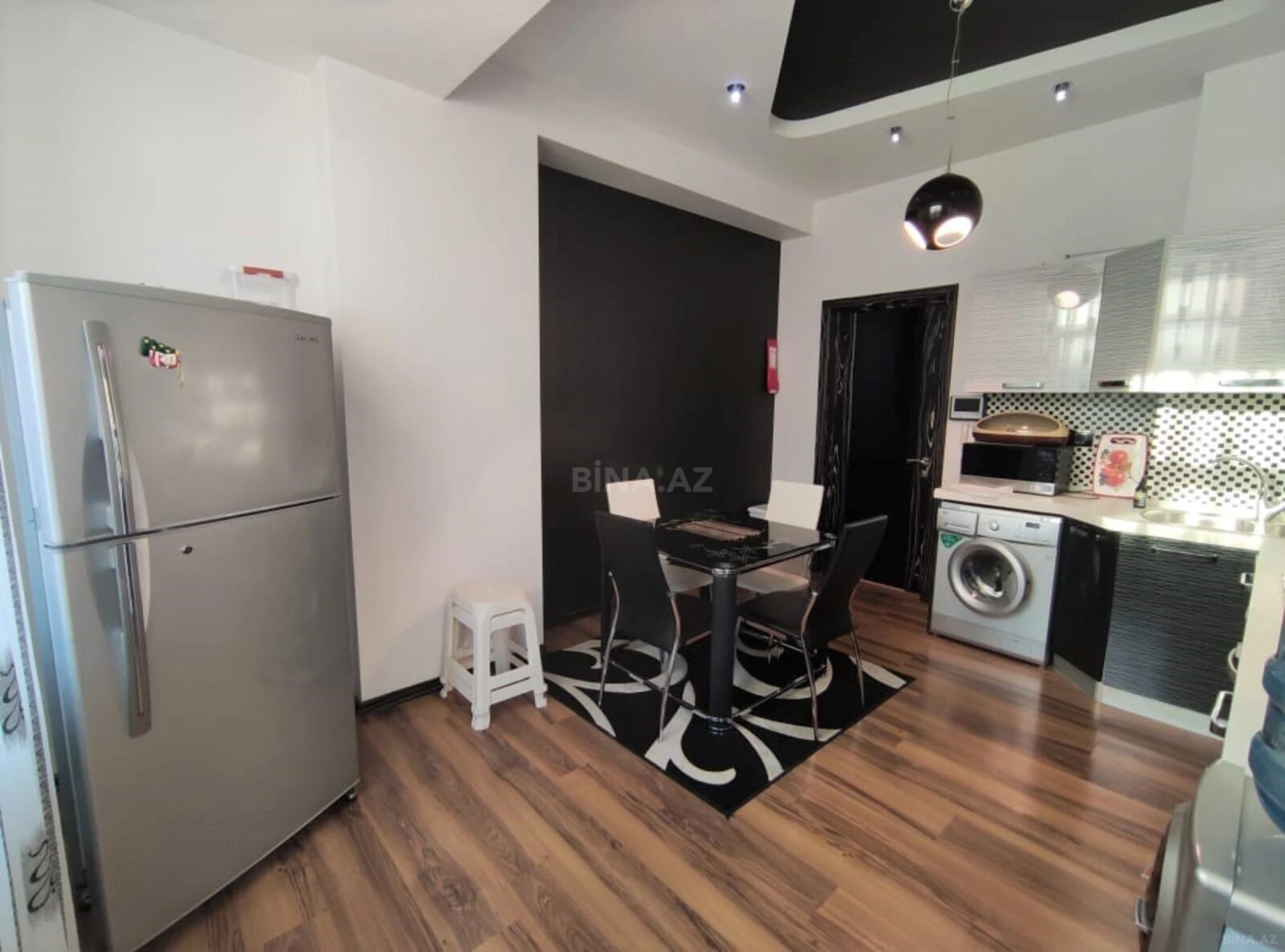 Kirayə verilir 3 otaqlı mənzil 140 m²