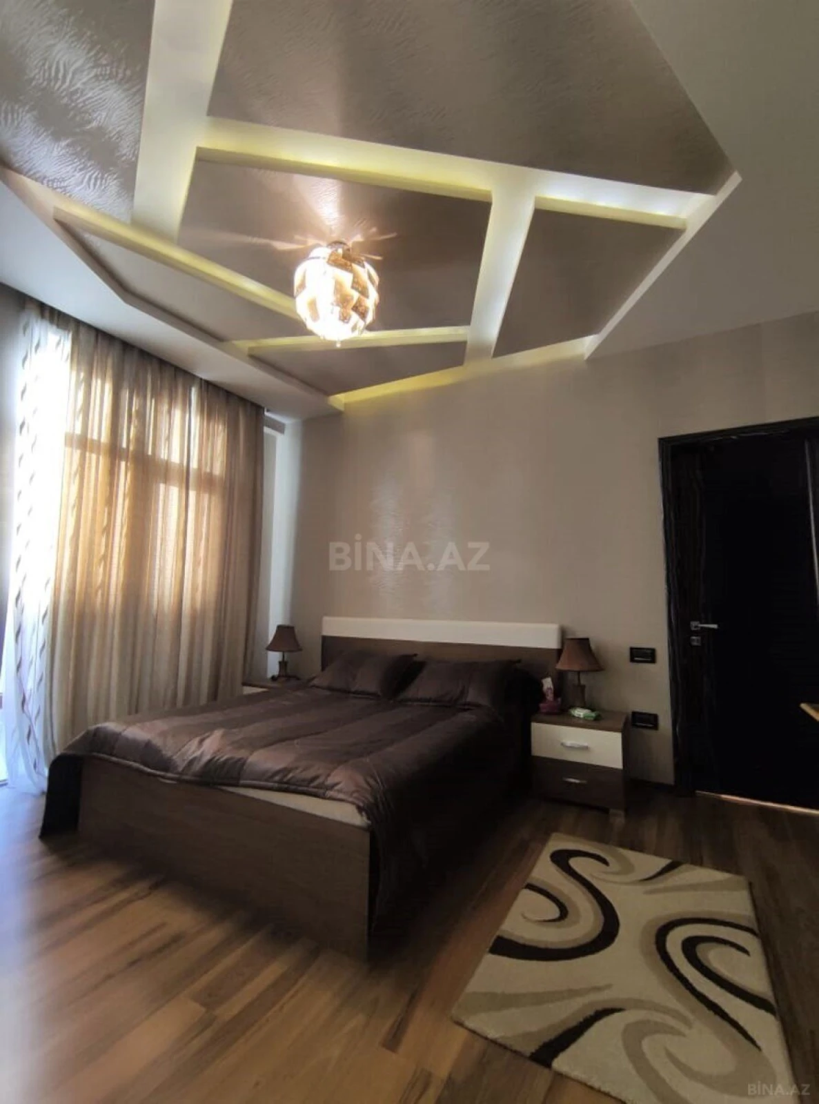 Kirayə verilir 3 otaqlı mənzil 140 m²