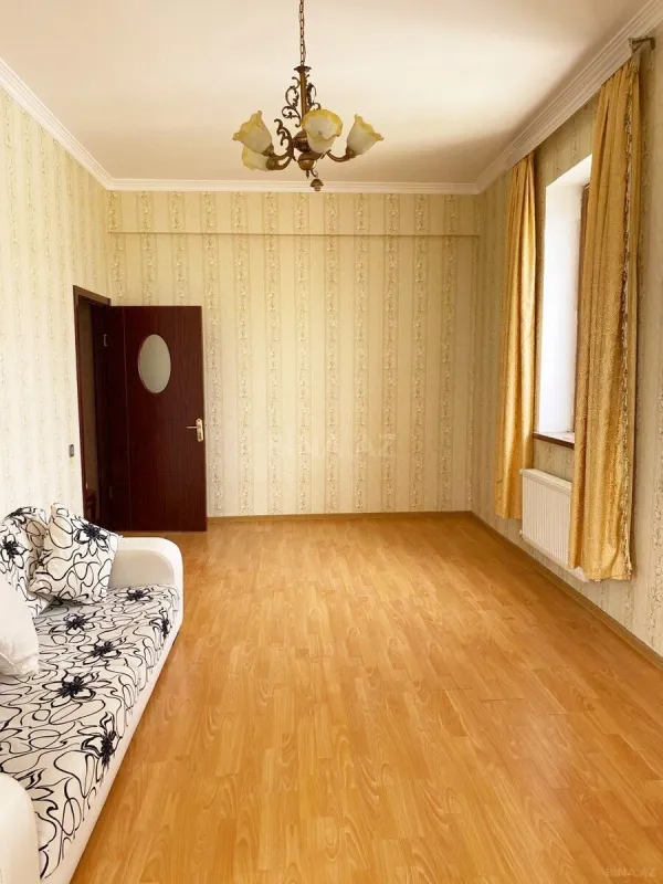 Satılır 2 otaqlı mənzil 73 m²