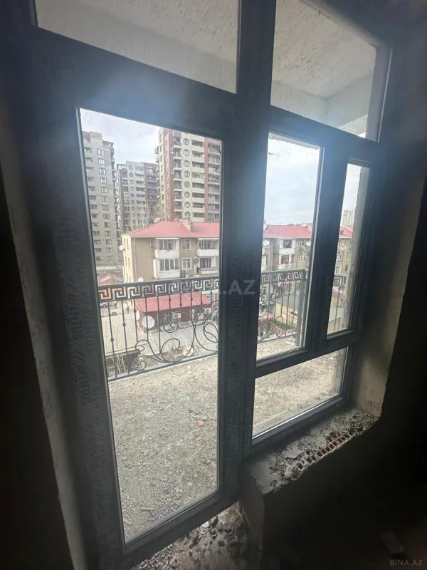 Satılır 3 otaqlı mənzil 143 m²