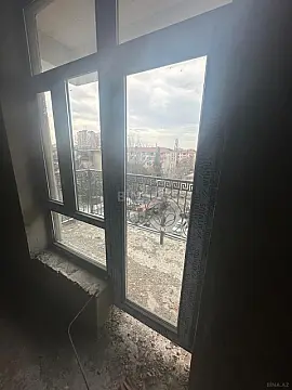 Satılır 3 otaqlı mənzil 143 m²