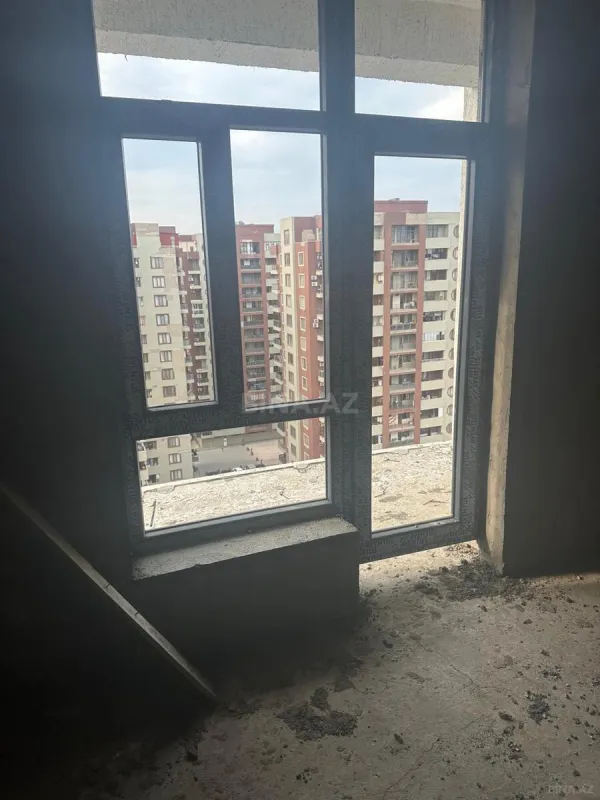 Satılır 3 otaqlı mənzil 143 m²