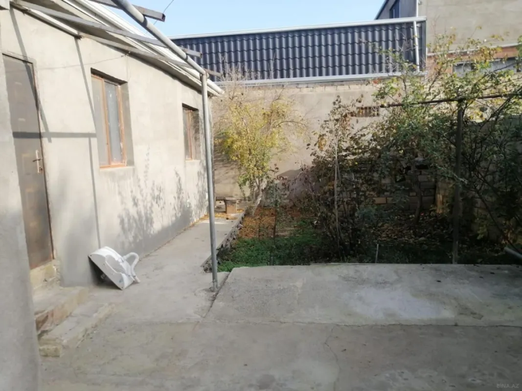 Satılır 4 otaqlı həyət evi 200 m²