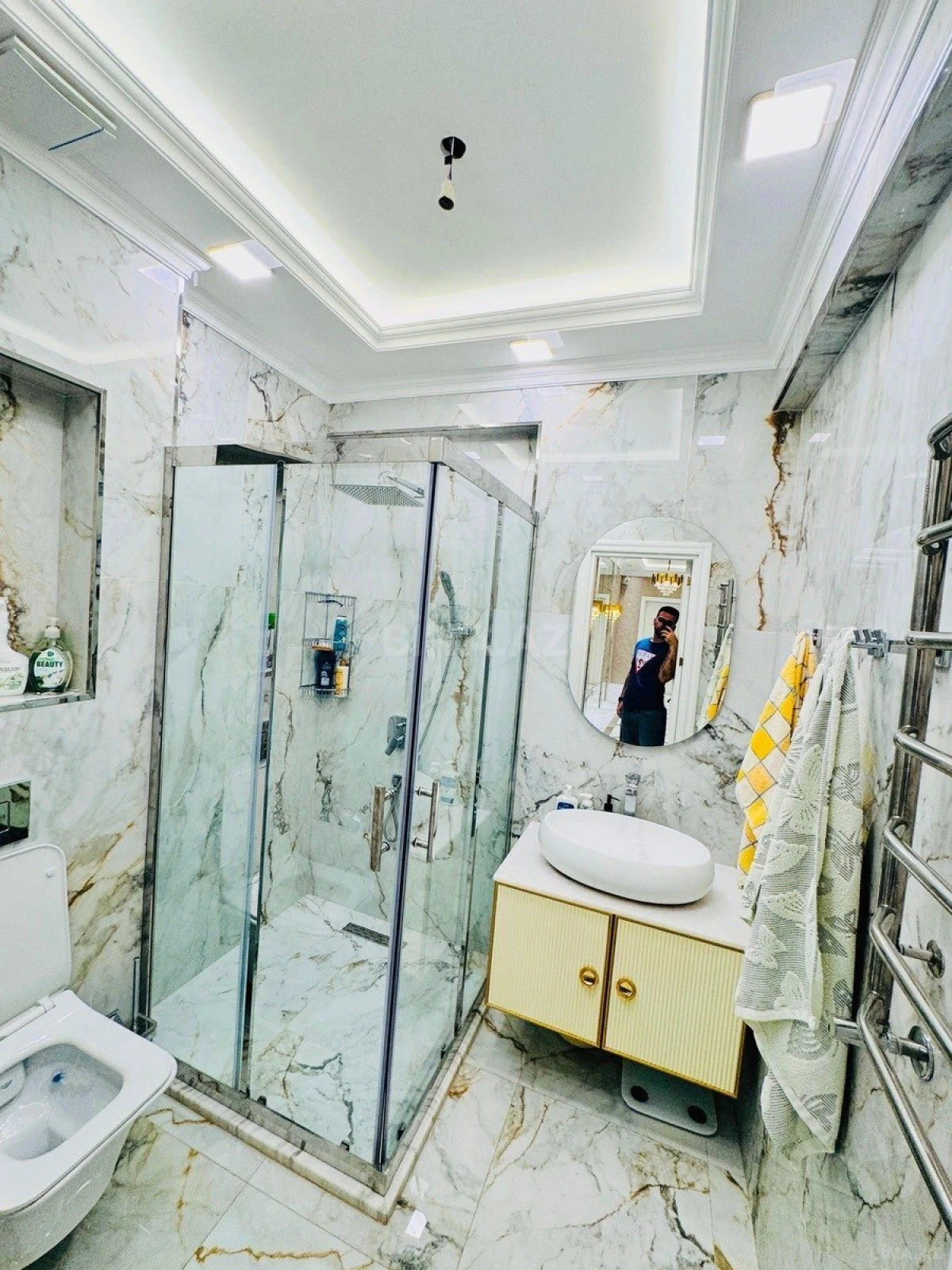 Kirayə verilir 3 otaqlı mənzil 150 m²