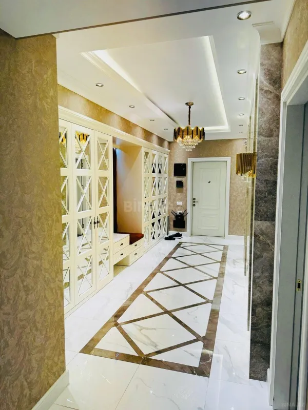 Kirayə verilir 3 otaqlı mənzil 150 m²