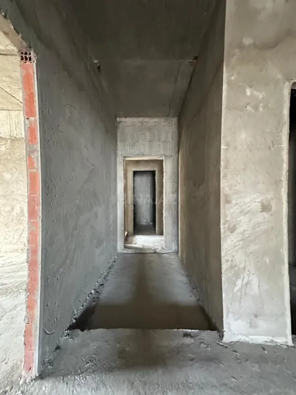 Satılır 4 otaqlı mənzil 193 m²