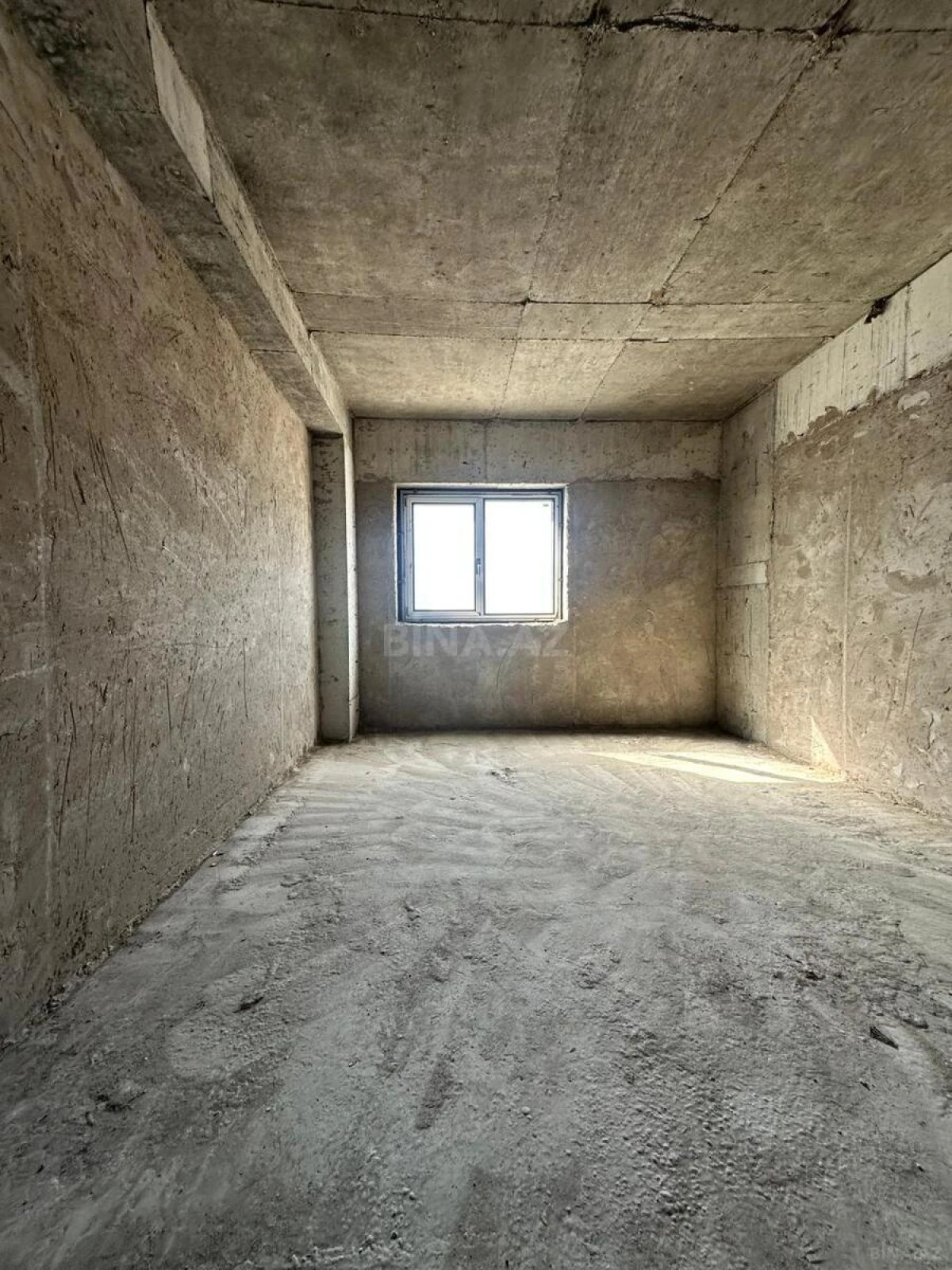 Satılır 4 otaqlı mənzil 193 m²