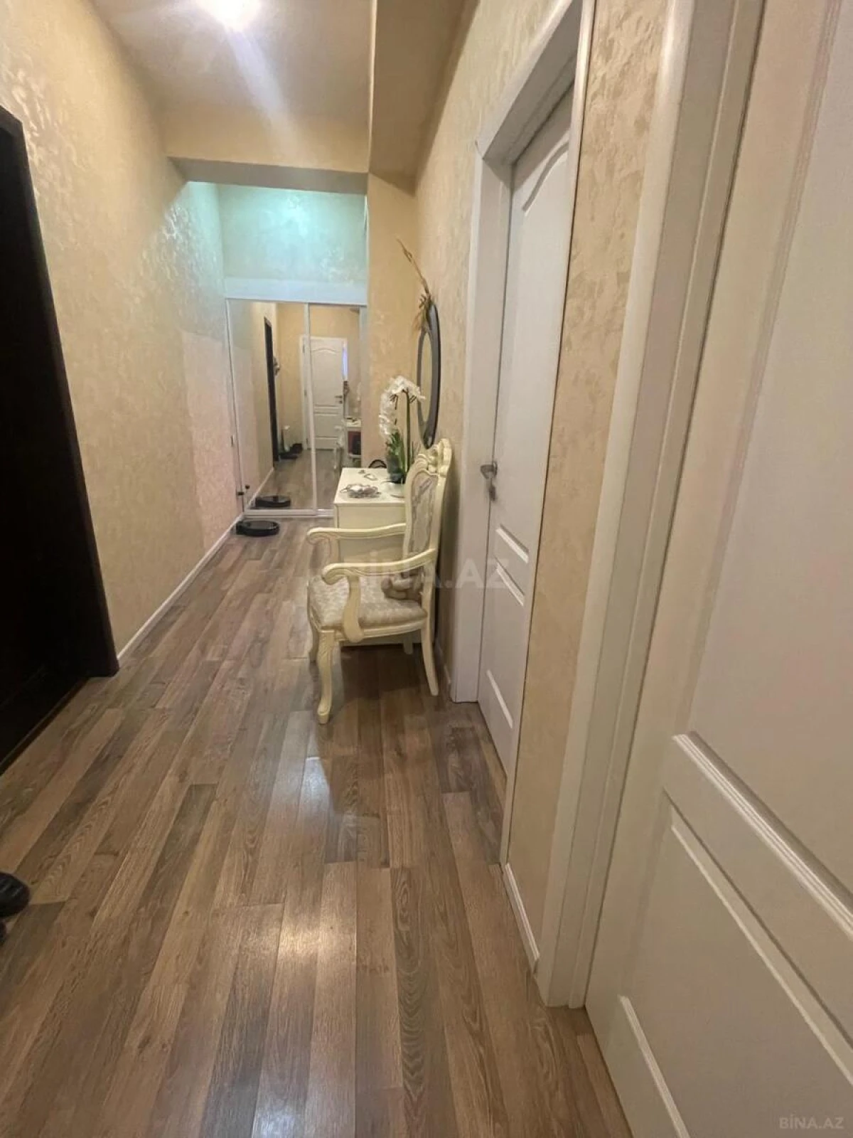 Satılır 2 otaqlı mənzil 78 m²