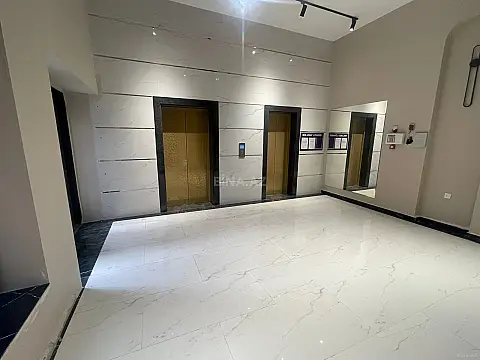 Satılır 3 otaqlı mənzil 157 m²