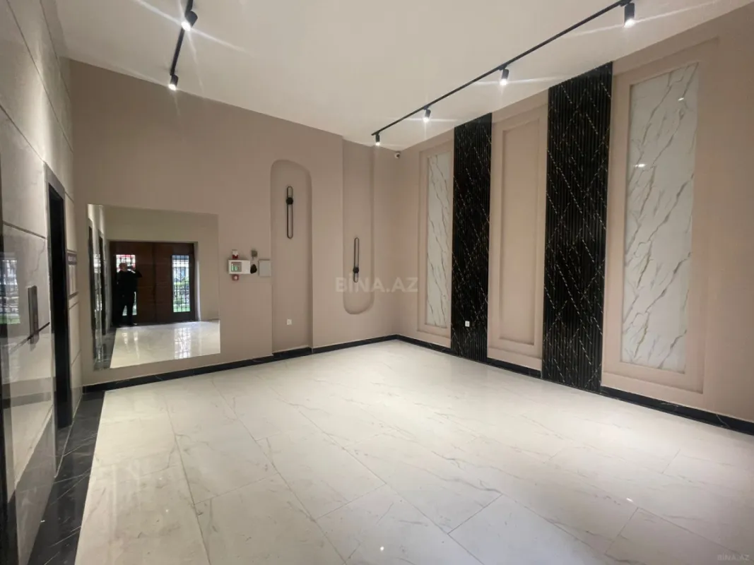 Satılır 3 otaqlı mənzil 157 m²