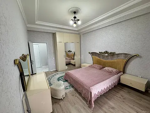 Kirayə verilir 2 otaqlı mənzil 76 m²