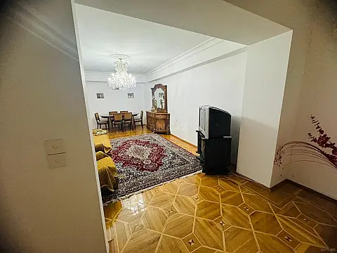 Satılır 3 otaqlı mənzil 100 m²