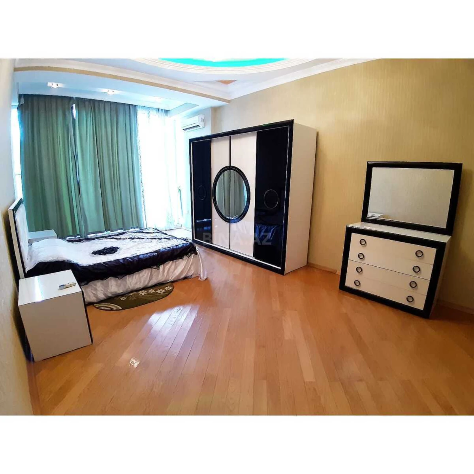 Kirayə verilir 3 otaqlı mənzil 132 m²