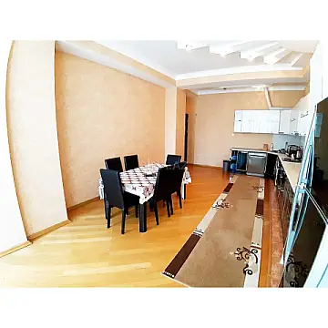 Kirayə verilir 3 otaqlı mənzil 132 m²