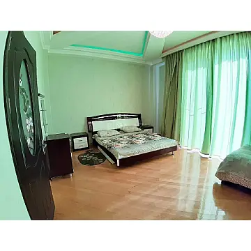 Kirayə verilir 3 otaqlı mənzil 132 m²