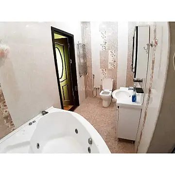 Kirayə verilir 3 otaqlı mənzil 132 m²