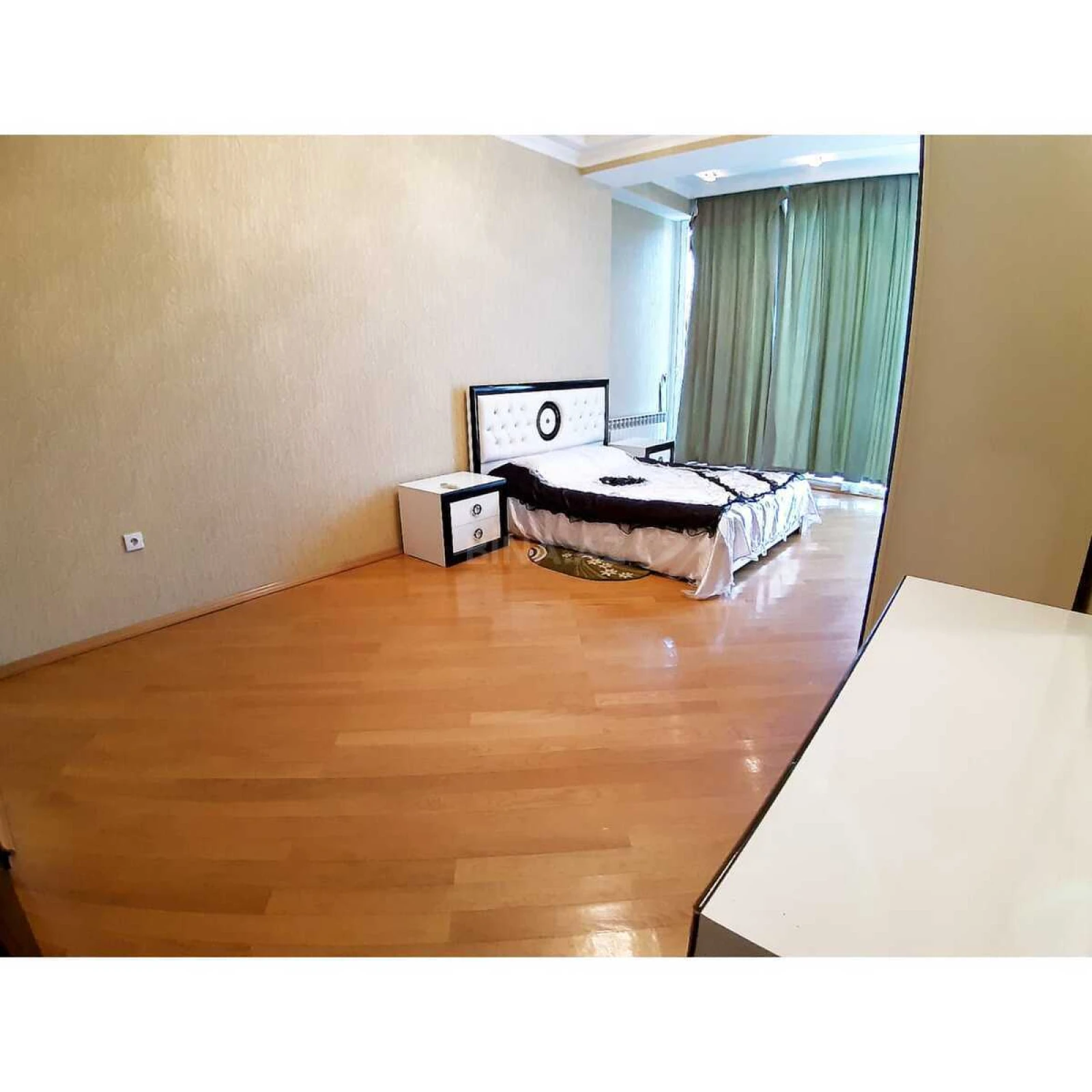 Kirayə verilir 3 otaqlı mənzil 132 m²
