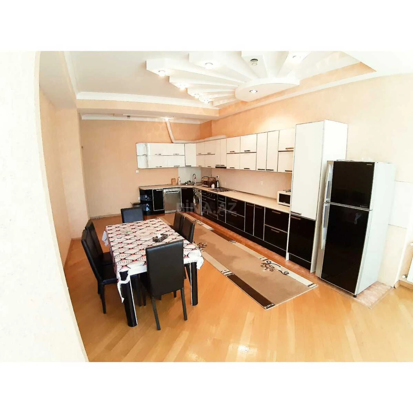 Kirayə verilir 3 otaqlı mənzil 132 m²