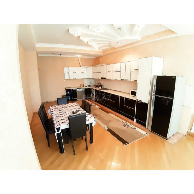 Kirayə verilir 3 otaqlı mənzil 132 m²