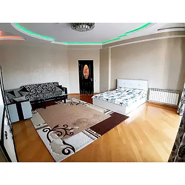 Kirayə verilir 3 otaqlı mənzil 132 m²