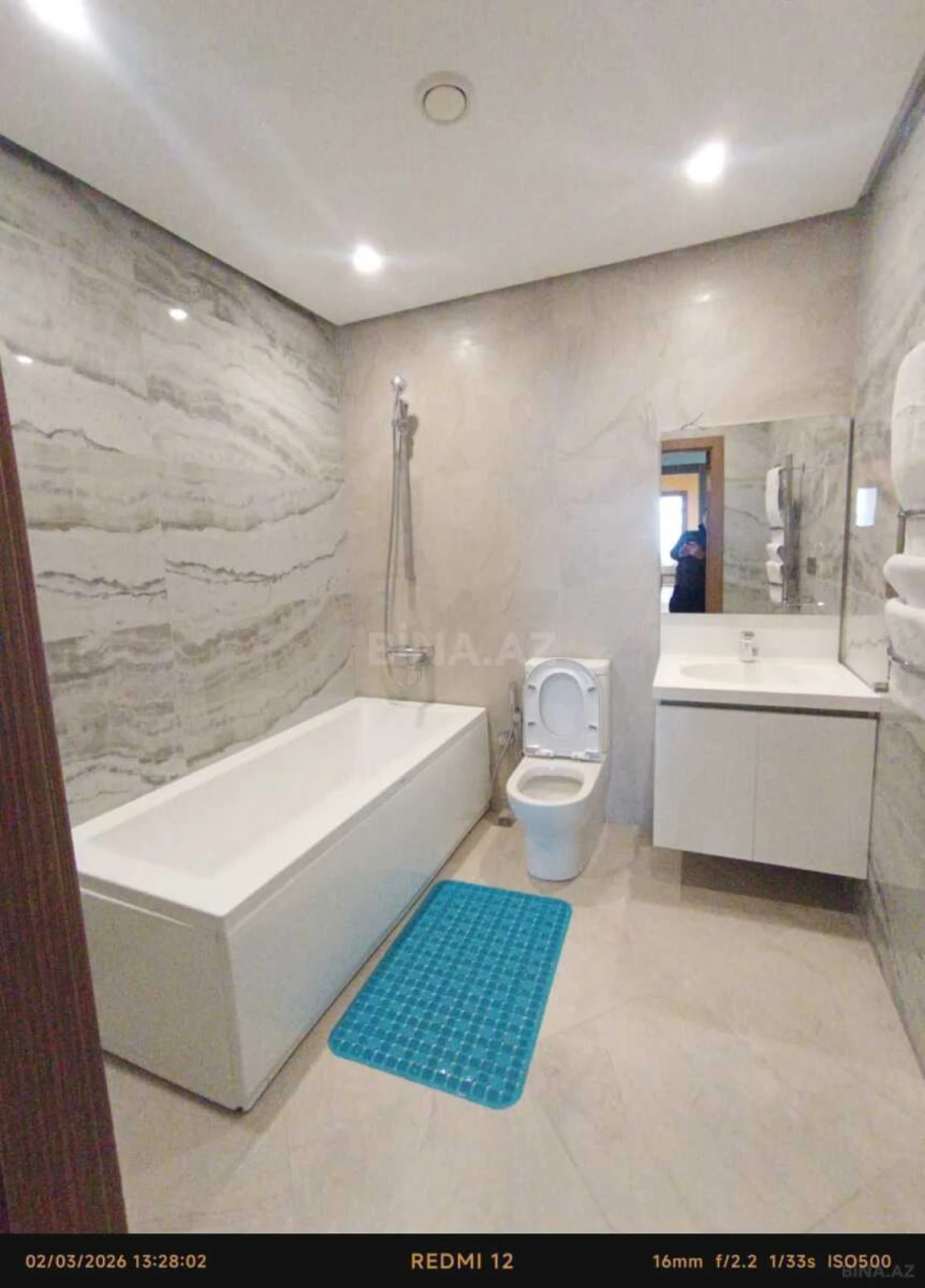 Kirayə verilir 4 otaqlı mənzil 201 m²