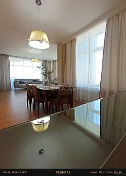 Kirayə verilir 4 otaqlı mənzil 201 m²