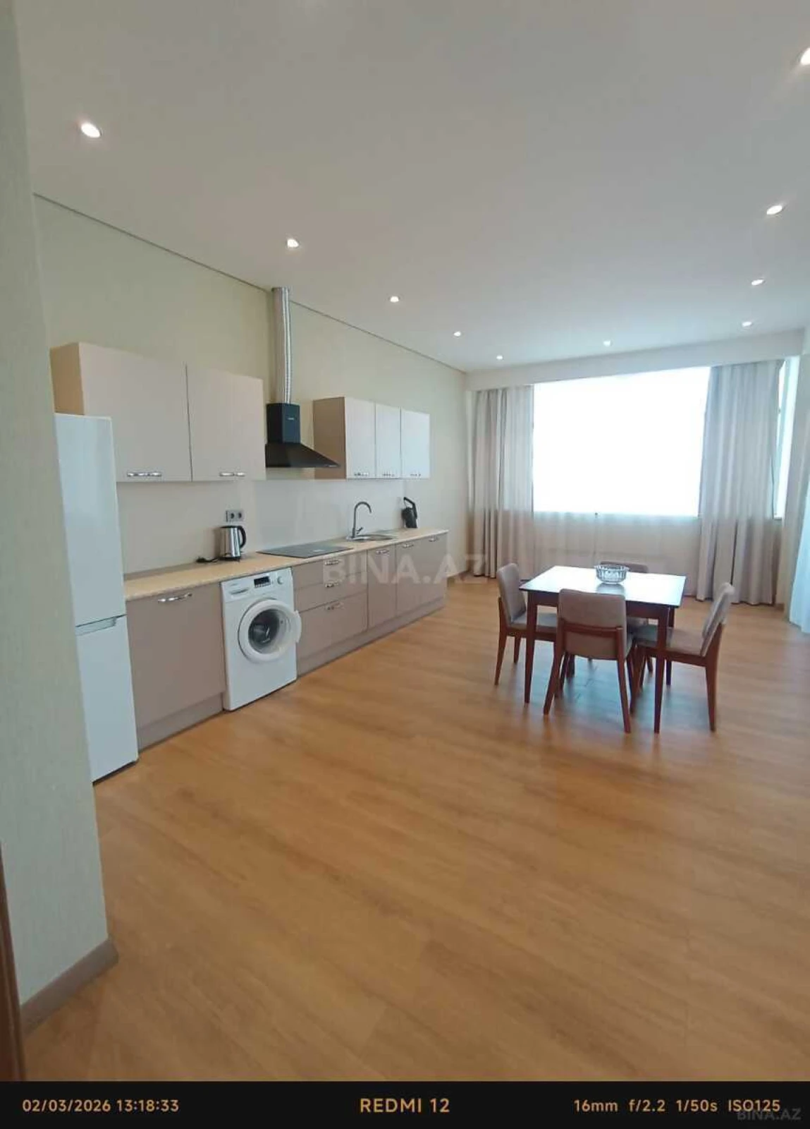 Kirayə verilir 4 otaqlı mənzil 201 m²