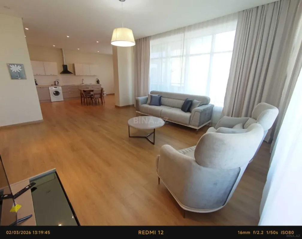 Kirayə verilir 4 otaqlı mənzil 201 m²