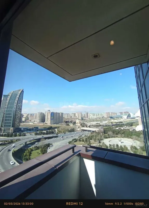 Kirayə verilir 4 otaqlı mənzil 201 m²