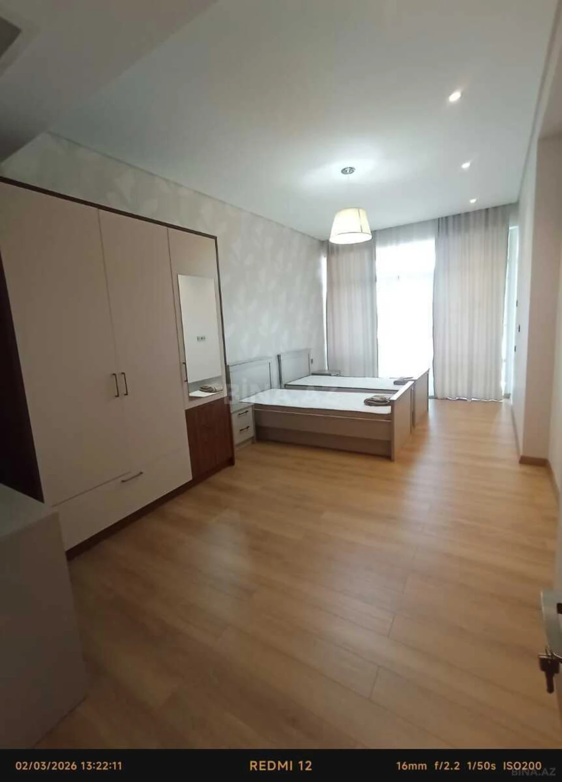 Kirayə verilir 4 otaqlı mənzil 201 m²