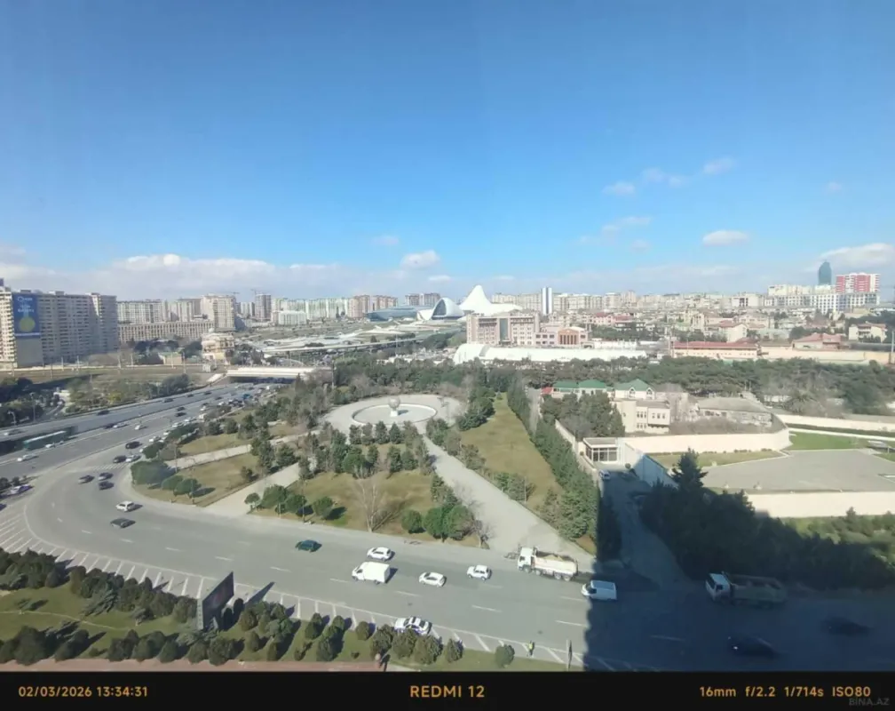 Kirayə verilir 4 otaqlı mənzil 201 m²